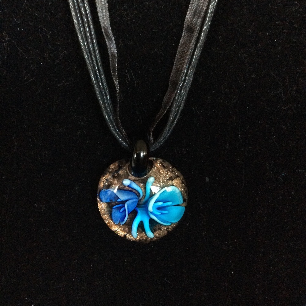 Murano Style Beautiful glass flowered necklace.
